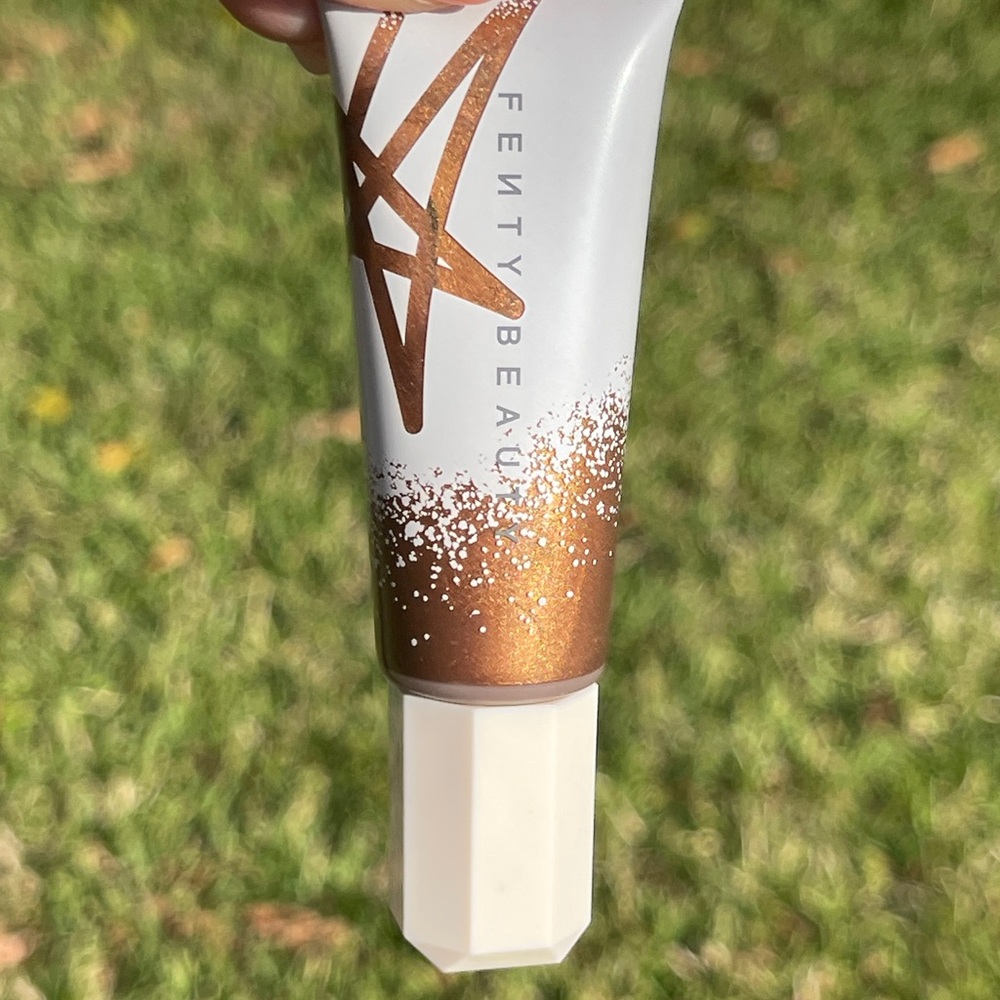 FENTY BEAUTY Killawatt Freestyle Highlighter In Butta Brownie - Picture 5 of 10